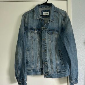 Denim jacket ( Light wash )
